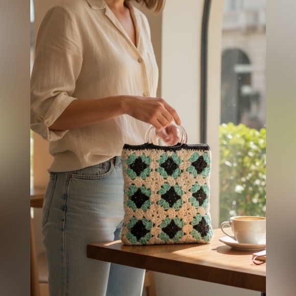 Crochet granny square bag, handmade satchel with lining made by seller - Picture 1 of 7